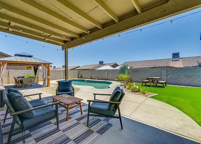 Holiday home Family-friendly Yuma W/ Private Yard & Pool