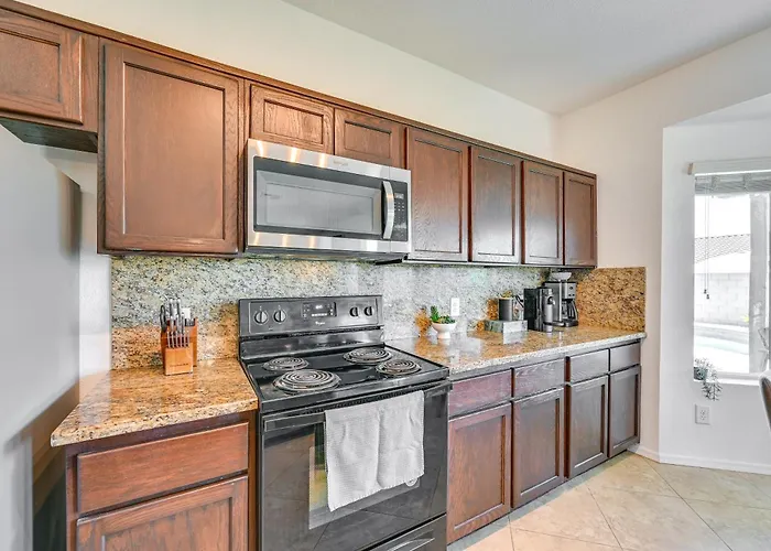 Family-friendly Yuma W/ Private Yard & Pool Holiday home *