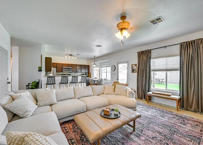 Family-friendly Yuma W/ Private Yard & Pool Fortuna