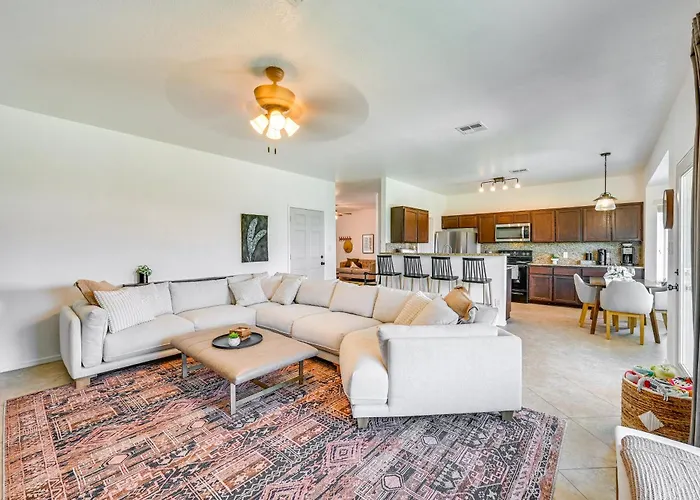 Family-friendly Yuma W/ Private Yard & Pool Holiday home