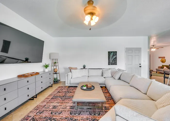 Family-friendly Yuma W/ Private Yard & Pool Holiday home Fortuna